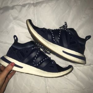 Navy blue Adidas Bounce! Great condition!